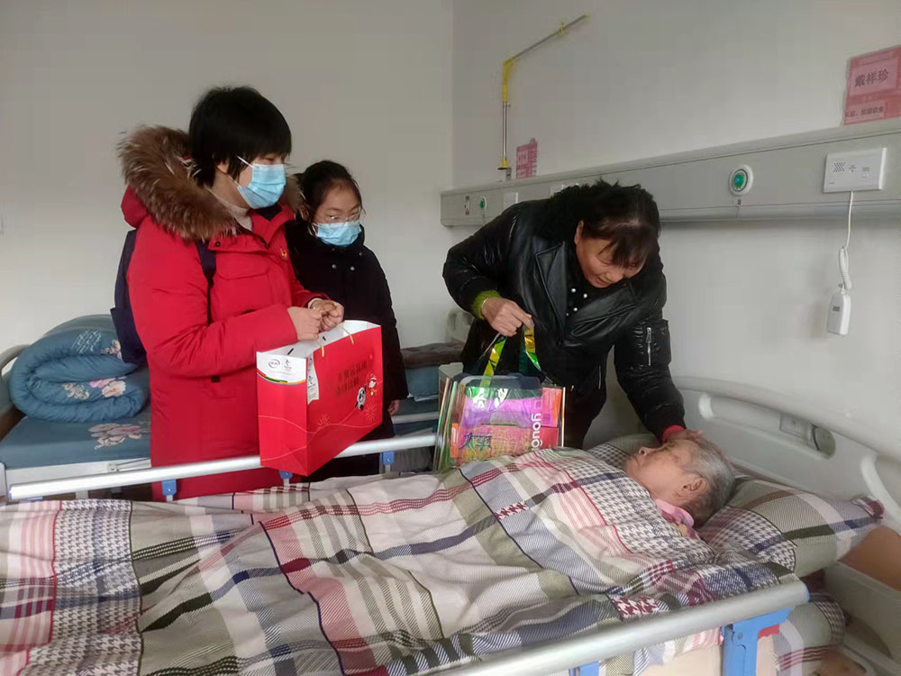 濃濃關懷暖人心 永安行黨支部春節(jié)前慰問五保戶2